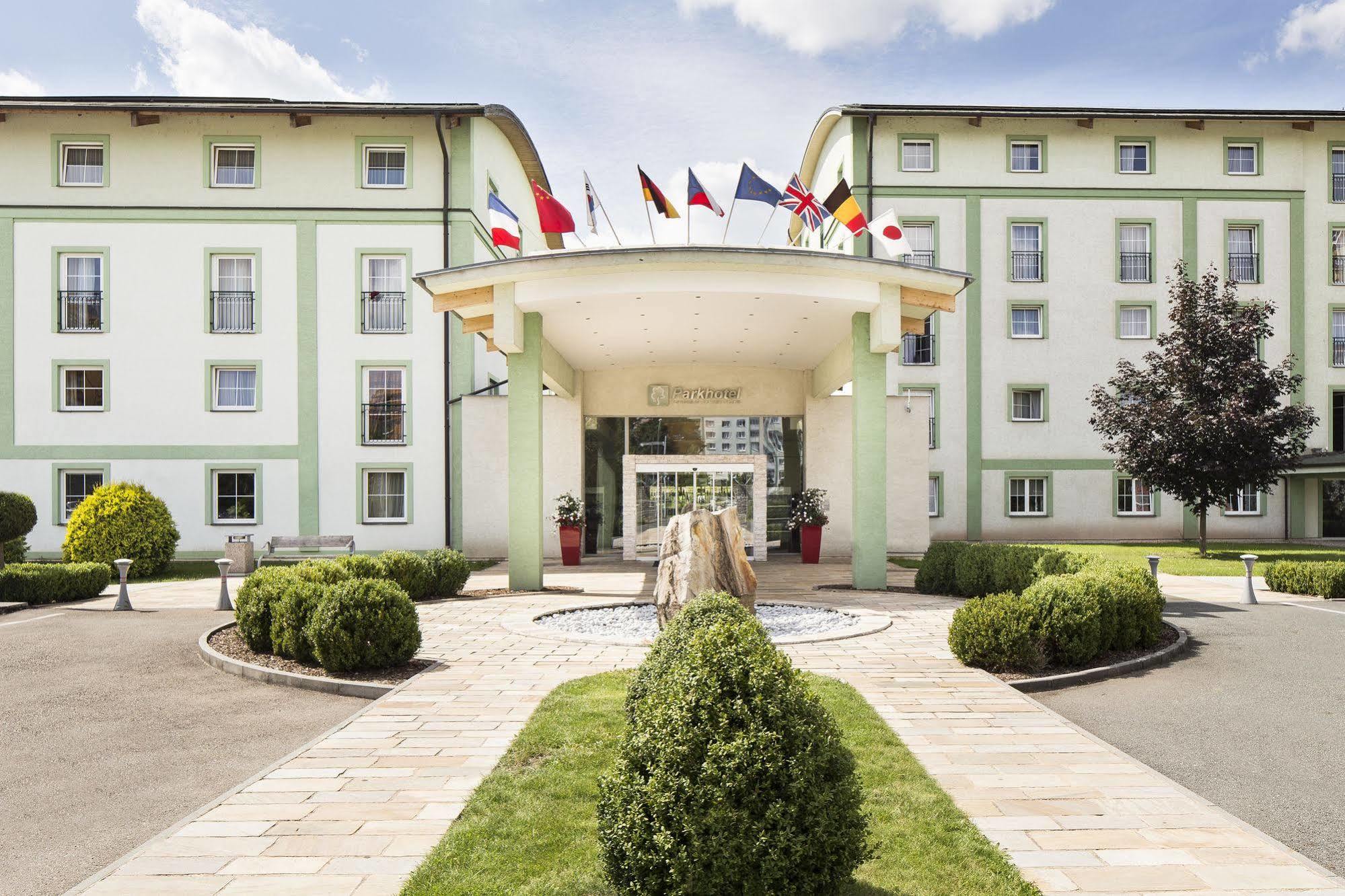Parkhotel Plzen Congress Center Bagian luar foto